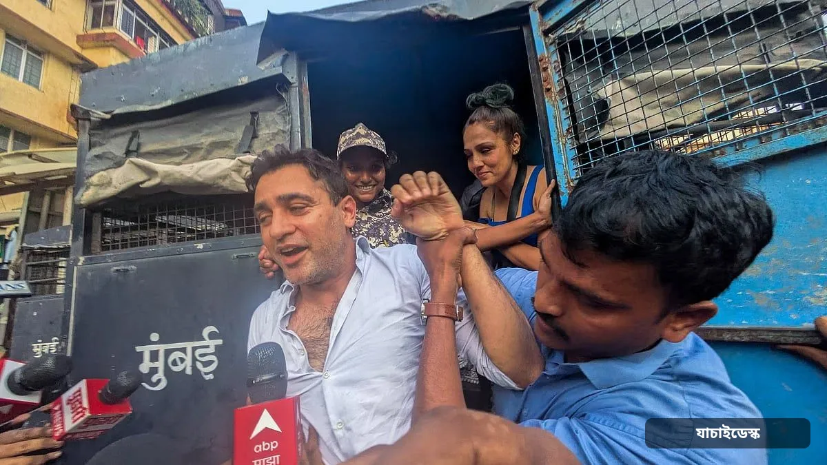 দেশ ত্যাগের নির্দেশের বিরুদ্ধে হাইকোর্টে যাচ্ছেন ইমরান