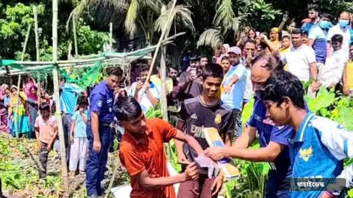 বিলের কচুরিপানা থেকে বের হচ্ছিল দুর্গন্ধ, উৎস খুঁজতে গিয়ে পাওয়া গেল কম্বলে মোড়ানো নারীর মরদেহ