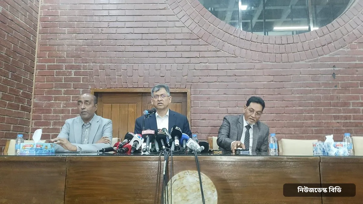 ডিসেম্বরের মধ্যে আলোচনা শেষ করতে চায় সংবিধান সংশোধন কমিটি: সালাহউদ্দিন আহমদ — ছবি: প্রথম আলো