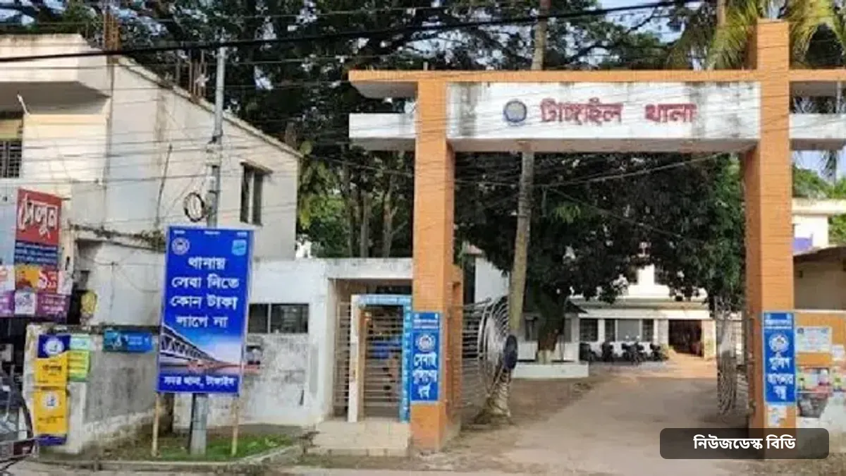 টাঙ্গাইলে মহাসড়কের পাশে সাবেক ইউপি সদস্যকে কুপিয়ে হত্যা — ছবি: চ্যানেল আই