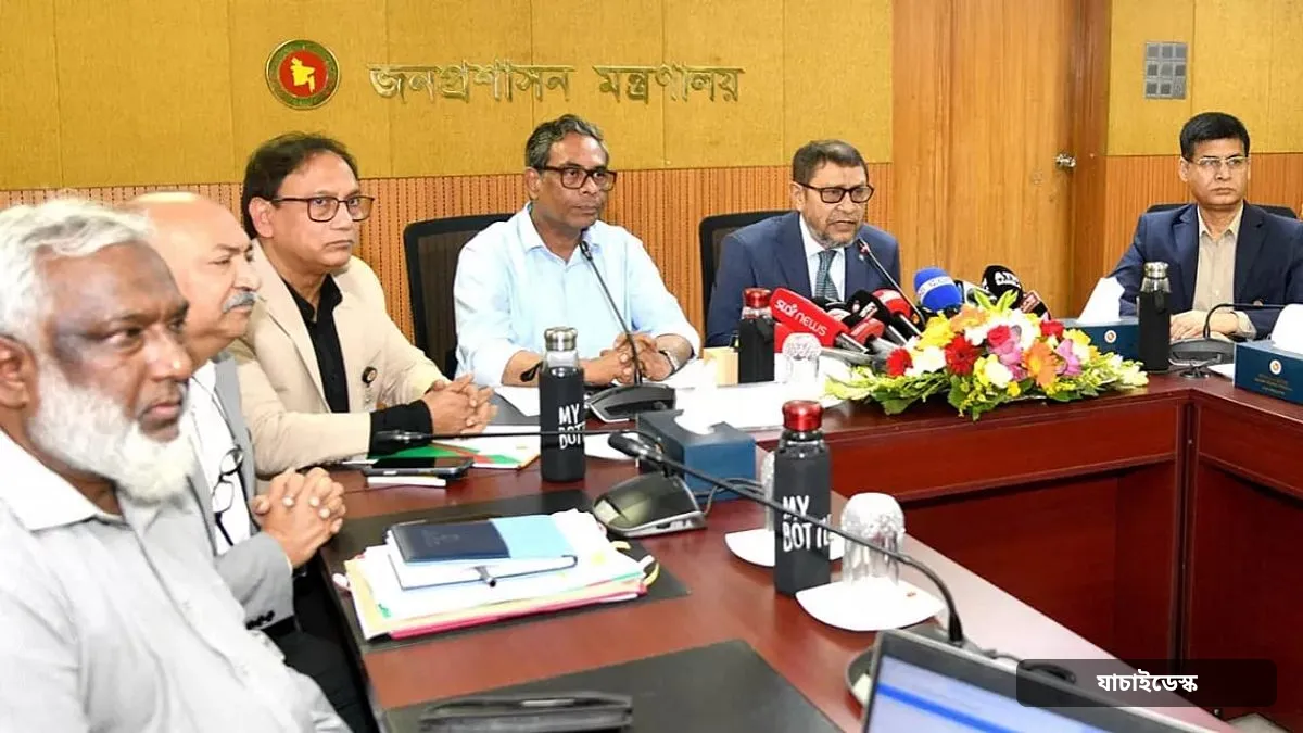 চিকিৎসকদের বদলি-পদায়ন কোনও রাজনৈতিক পরিচয়ে নয়: স্বাস্থ্যমন্ত্রী