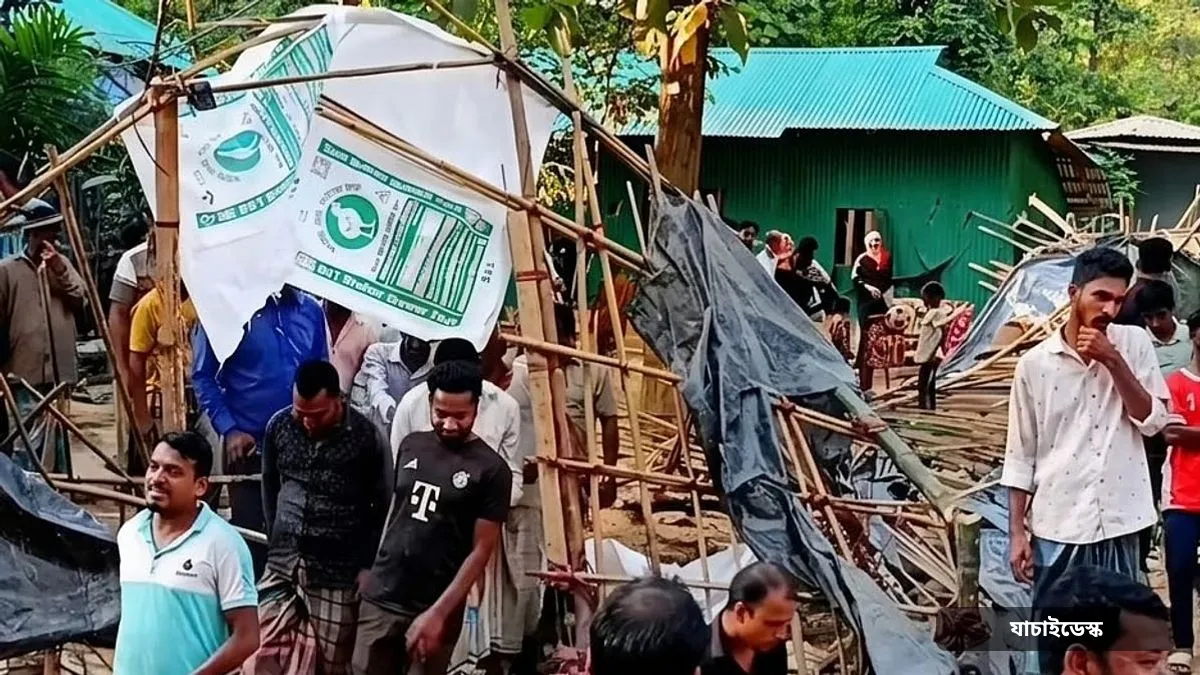 ‘লোকজন হঠাৎ কিলঘুষি দেওয়া শুরু করে, কোনোরকমে প্রাণে বেঁচেছি’
