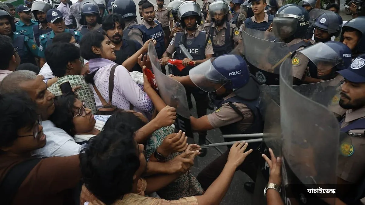 নিউমুরিং টার্মিনাল ডিপি ওয়ার্ল্ডকে দেওয়ার প্রতিবাদে রাজধানীতে বিক্ষোভ, পুলিশের লাঠিপেটা