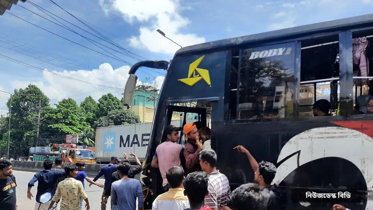 দূরপাল্লার বাসে ভাড়া কিলোমিটার প্রতি ২০ পয়সা, শহরে ১৮ পয়সা বাড়ানোর প্রস্তাব — ছবি: প্রথম আলো