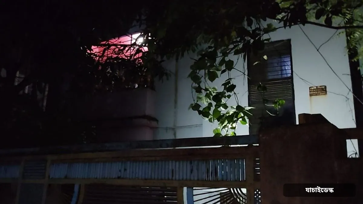 দুই-তিন দিন ঘর থেকে বের হননি বৃদ্ধা, অর্ধগলিত মরদেহ উদ্ধার