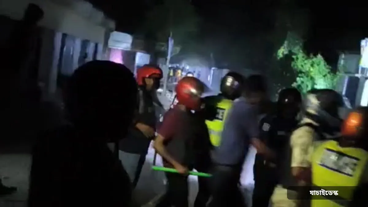 পাবনায় ফুটবল খেলাকে কেন্দ্র করে টর্চ জ্বালিয়ে সংঘর্ষ, উভয় পক্ষে আহত অর্ধশতাধিক