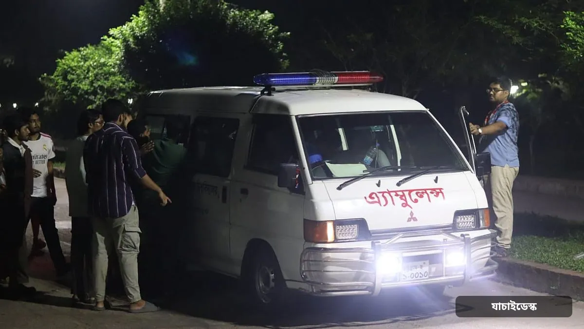 প্রায় ১৫ ঘণ্টা ধরে অবরুদ্ধ চুয়েটের উপাচার্য